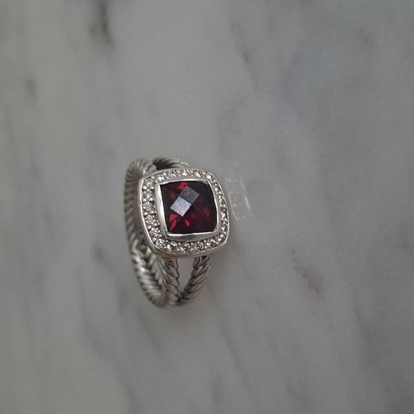 Authentic David Yurman Petite Albion Garnet ring - Picture 15 of 16